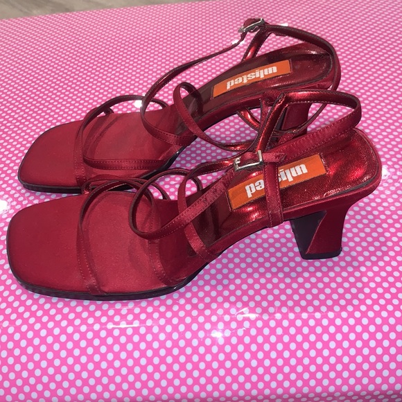 Vintage Ruby Red 2.5inch Heels - Picture 3 of 3